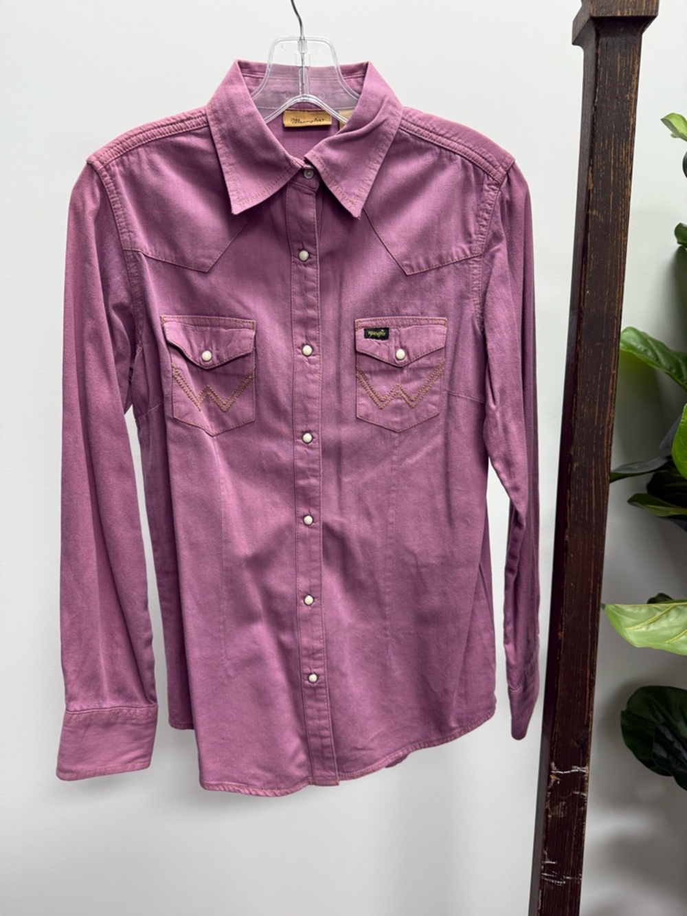Wrangler Dusty Rose Long-Sleeve Western Button-Down Shirt